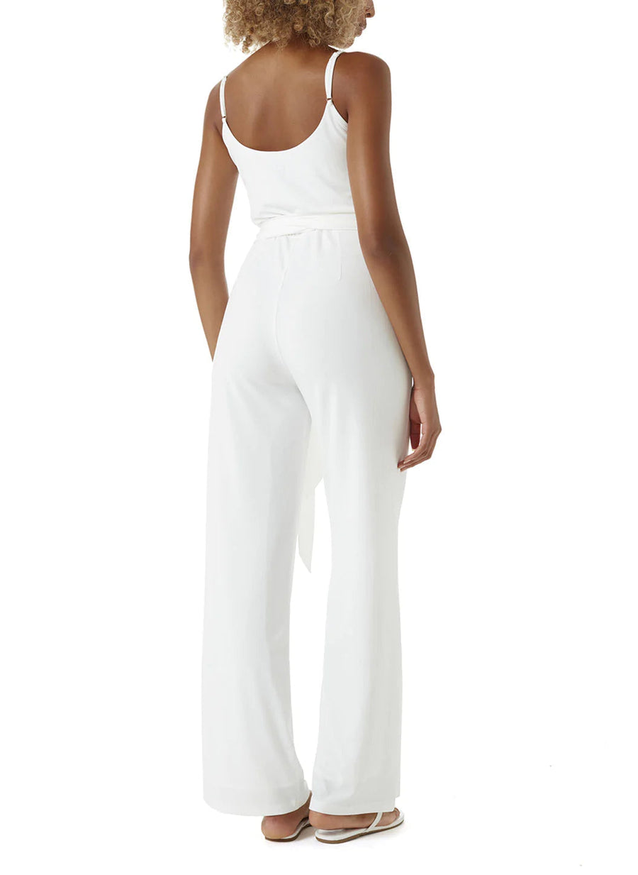 Dru White Jumpsuit Model 2023 B  