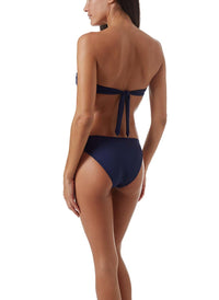 martinique-navy-eco-bandeau-twist-bikini-model_B